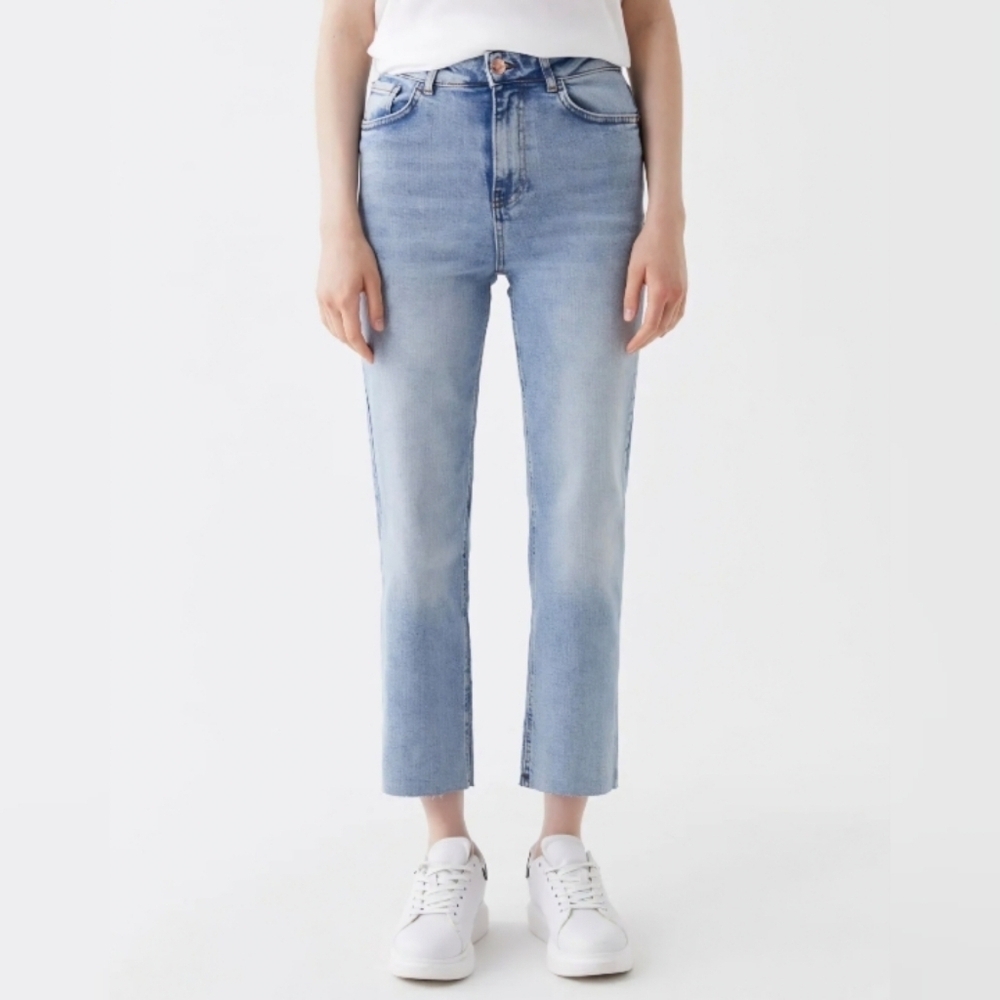 Zara High Rise Straight Leg Cropped Jeans